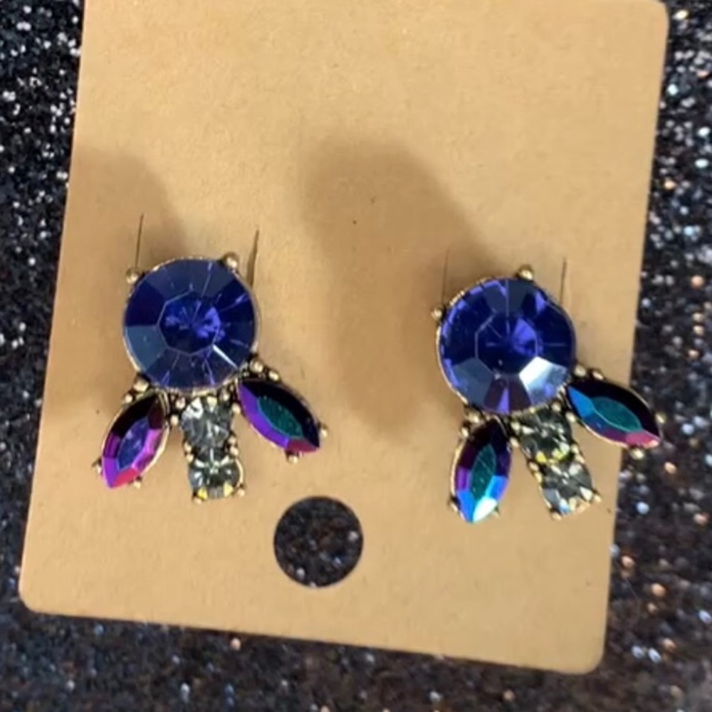 Blue Rhinestone Stud Earrings NWT - Picture 2 of 3